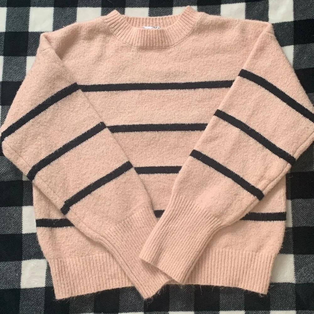 Women’s Double Zero Spicy Small Pink W/ Black Stripes Sweater - Picture 2 of 6